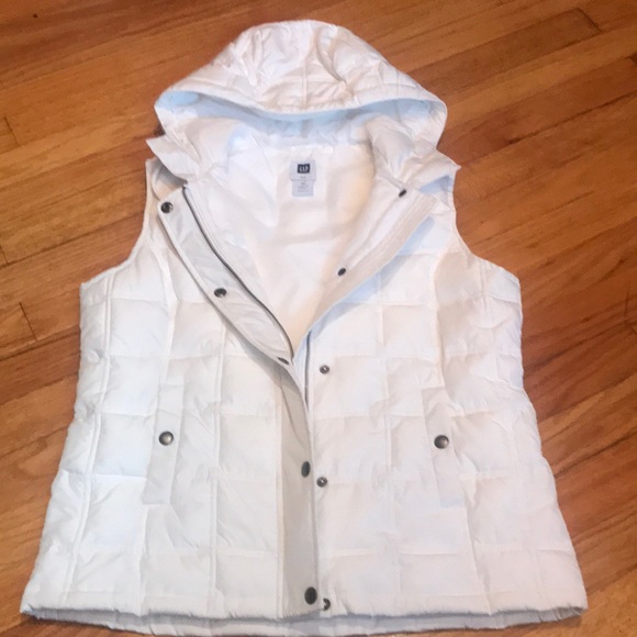 GAP white puffy vest - Picture 3 of 3